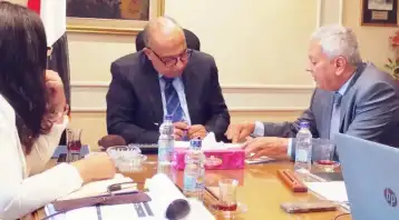 وزير قطاع الأعمال يتابع موقف مشروعات شركات القابضة للصناعات المعدنية