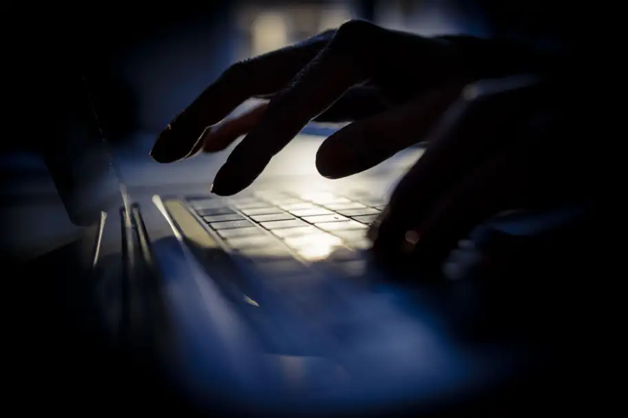 أستراليا تلاحق عمليات بيع بيانات عملاء شركة أوبتوس للاتصالات المخترقة