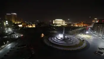 الكهرباء: لا صحة لإطفاء الإنارة بالكامل في الميادين العامة