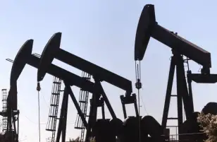 النفط يقفز 3% الأسبوع المنقضي.. وخام برنت قرب 90 دولارًا للبرميل