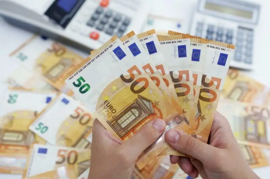 سعر اليورو اليوم في بداية تعاملات الأحد البنكية مقابل الجنيه