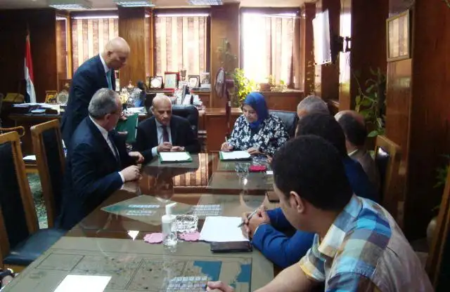 "المصرية لنقل الكهرباء" توقع عقدا لتدعيم الشبكة بالإسكندرية وغرب الدلتا بقيمة 107 ملايين جنيه
