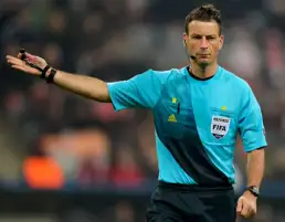 كلاتينبيرج يحذر الحكام من تسريب الأخبار