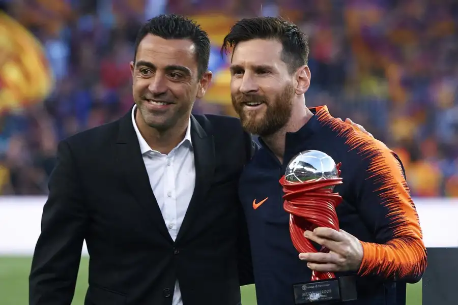 تشافي يجيب.. هل يعود ميسي إلى برشلونة الصيف المقبل؟