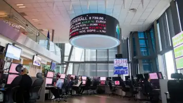 أسواق المال البريطانية تخسر أكثر من 300 مليار جنيه إسترليني منذ تولي "ليز تراس"