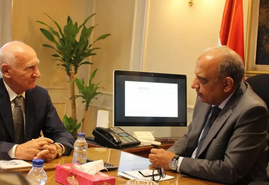 وزير قطاع الأعمال: اهتمام كبير بصناعة الغزل والنسيج.. ومتابعة مستمرة لمشروع تطويرها