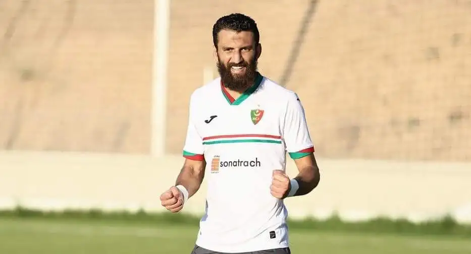 مولودية الجزائر يلحق الخسارة الأولى بالنادي الرياضي القسنطيني