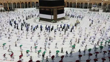 وزير الحج والعمرة السعودي: إلغاء كافة القيود لتسهيل قدوم المعتمرين من مصر