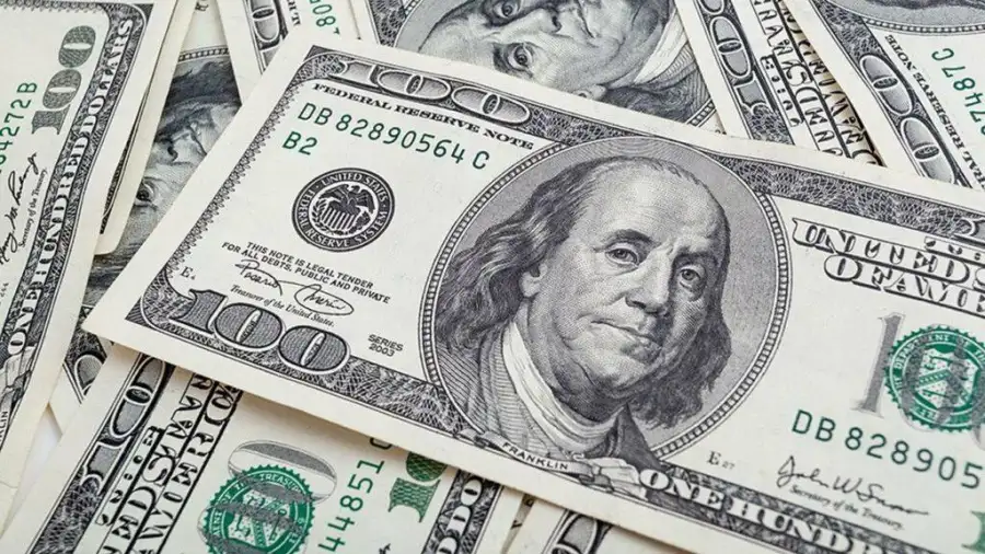الدولار يصعد لأعلى مستوى له في 24 عاما أمام الين الياباني