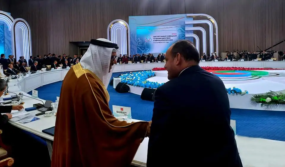 وزير التجارة يجري محادثات مكثفة مع عدد من الوزراء بقمة «سيكا» في كازاخستان
