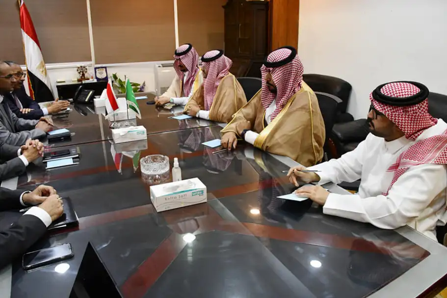 مسئولو الإسكان يعرضون على وفد سعودي تجربة العمران المصرية