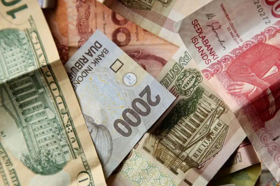 أسعار العملات اليوم 16-10-2022 في بداية التعاملات مقابل الجنيه المصري