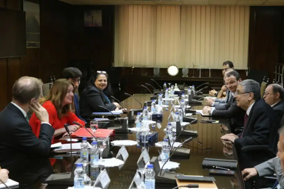 وزيرة شؤون إفريقيا ببريطانيا تعلن رغبة بلادها الاستثمار فى الطاقة والهيدروجين الأخضر