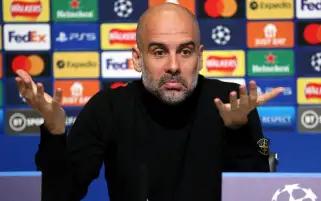 جوارديولا يشعر بالأسف إزاء الهتافات العدائية من جانب جماهير مانشستر سيتي