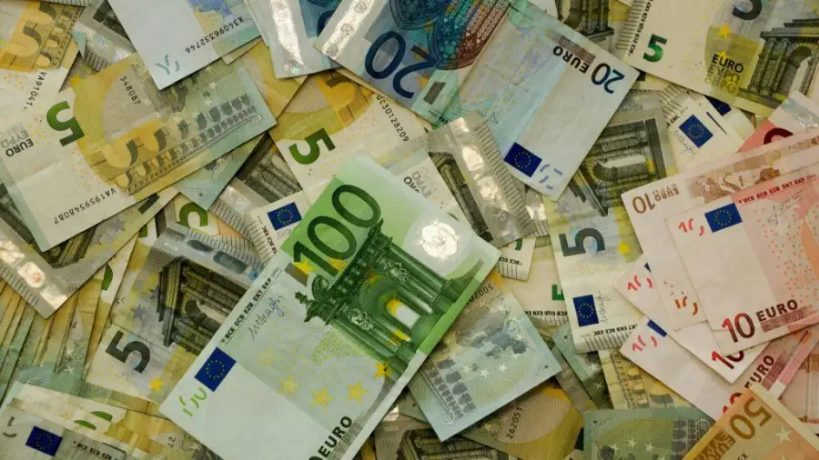 سعر اليورو اليوم الأحد 23-10-2022 ببداية التعاملات في البنوك المصرية