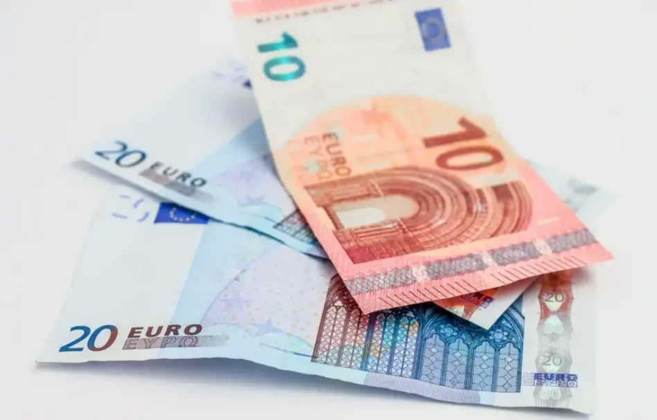 سعر اليورو اليوم 24-10-2022 في البنوك مع بداية التعاملات مقابل الجنيه