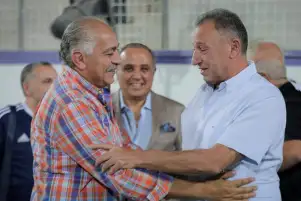 الخطيب يدعم بعثة الأهلي في الإمارات قبل مواجهة الزمالك في السوبر