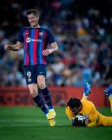 ليفاندوفسكي أساسيا في تشكيل برشلونة لمواجهة فالنسيا بالدوري الإسباني