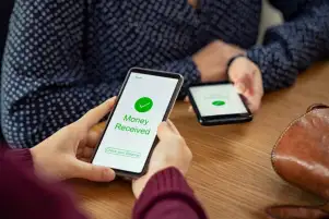 "تي باي موبايل الناشئة" تواجه أزمة تعثر مالي بتعديل استراتيجياتها