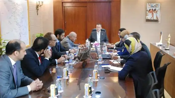 وزير السياحة يبحث مع رابطة رجال الأعمال القطريين سبل التعاون السياحي والاستثماري بين البلدين