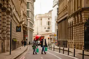الجنيه الاسترلينى المنتكس يفتح ملف تأثير "بريكست" على بريطانيا