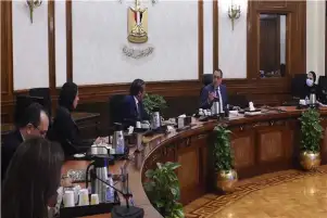 رئيس الوزراء يؤكد حرص الحكومة على التواصل الفاعل مع المستثمرين