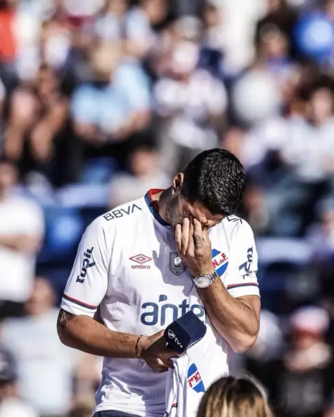 سواريز يرحل عن ناسيونال مونتيفيديو بعد تتويجه بالدوري الأوروجوياني