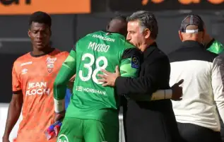 حارس المنتخب السويسري يغيب عن كأس العالم بسبب الإصابة