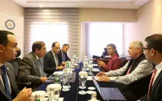 وزير البترول يبحث مع وفد بلجيكي طرق الاستفادة من الوقود النظيف