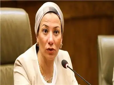 وزير النقل: خطة لإدخال الطاقة الشمسية بمحطات قطارات وأسطح الورش والمباني الحكومية