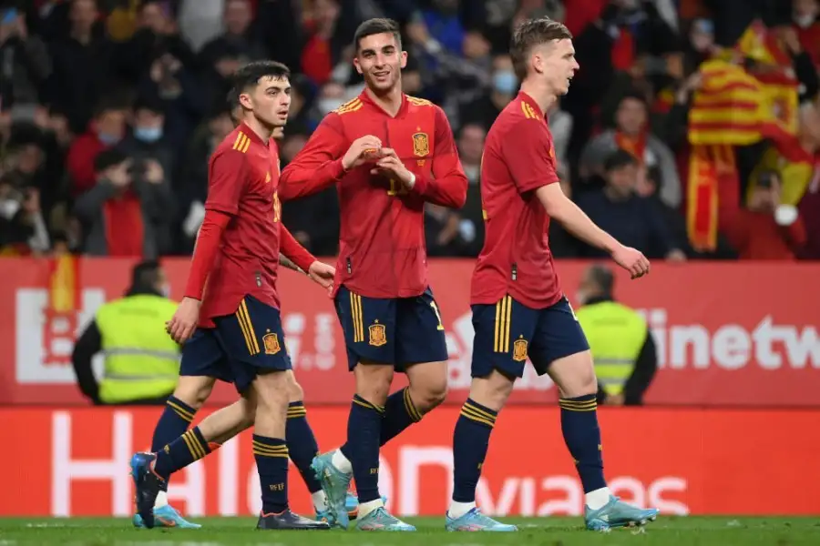 فاتي يزين قائمة إسبانيا في كأس العالم 2022