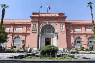 تحديث الصناعة: تركيب نظم خلايا شمسية بمواقع سياحية ومتاحف أثرية