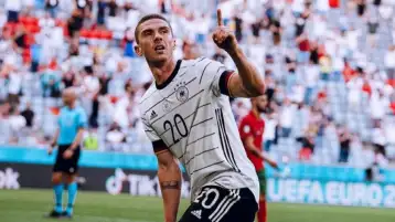 مدافع إنتر يعرب عن خيبة أمله لعدم تواجده مع المنتخب الألماني في المونديال