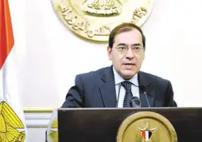 طارق الملا يهنئ العاملين بقطاع البترول بمناسبة ذكرى استرداد حقول سيناء