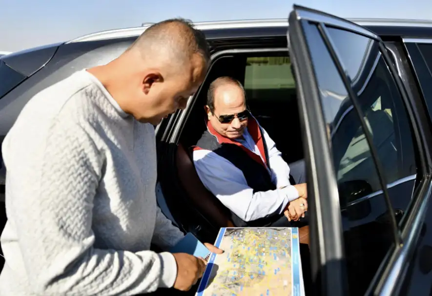 السيسي يوجه بضرورة مراعاة تطبيق المواصفات القياسية في تطوير محور جمال عبدالناصر