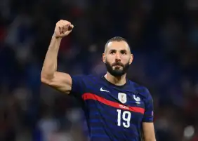 شكوك حول لحاق بنزيما بمباراة أستراليا في كأس العالم 2022
