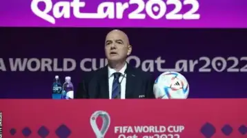 رئيس "فيفا" يتهم الغرب بالنفاق بشأن سجل حقوق الإنسان في قطر