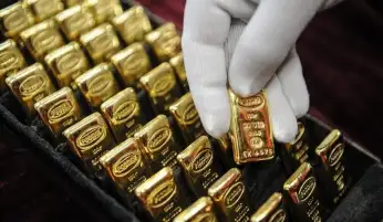 تراجع أسعار الذهب في مستهل تعاملات الأسبوع
