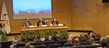 مهاب مميش: نحتاج قوانين صارمة لرفع مستوى العائد المائي للمواطن