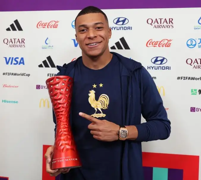 مونديال 2022.. مبابي يتوج بجائزة أفضل لاعب في مباراة فرنسا وأستراليا