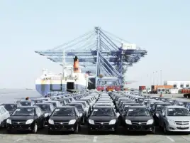 الجمارك: لا ضرائب على حسابات المصريين في الخارج المستودرين للسيارات