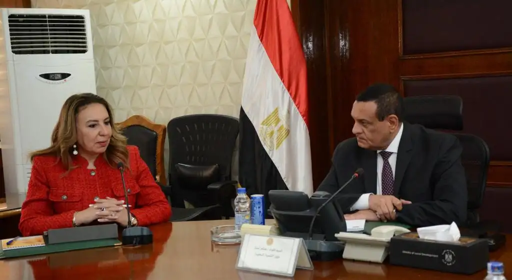 وزير التنمية المحلية يناقش مع نائب وزير الاتصالات جهود التطوير الرقمي