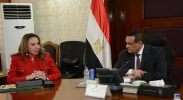 وزير التنمية المحلية يناقش مع نائب وزير الاتصالات جهود التطوير الرقمي