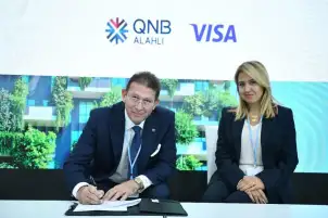 بنك "QNB الأهلي" يوقع مذكرة تفاهم مع «فيزا» لإصدار بطاقته مصرفية صديقة للبيئة
