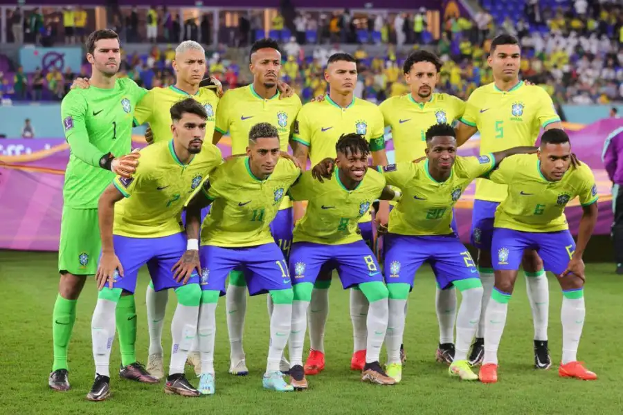 نيمار: كاسيميرو أفضل لاعب خط وسط في العالم