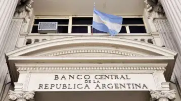 بنك الأرجنتين المركزي يتوقع استمرار الفائدة عند مستوى 75% حتى العام المقبل