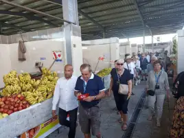 توافد عدد كبير من السياح على سوق الدهار النموذجي والحضاري الجديد بالغردقة