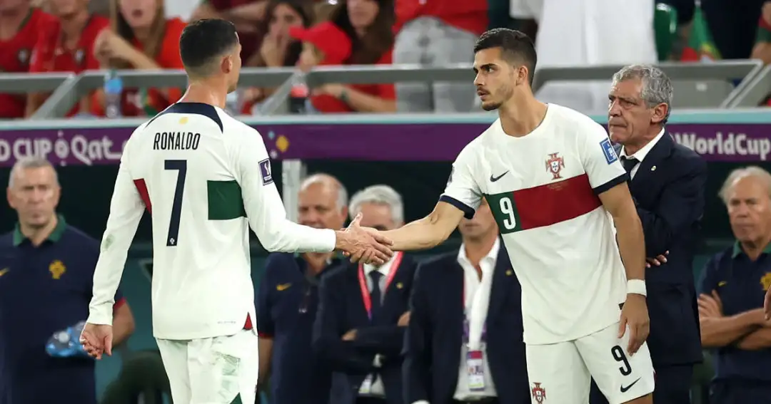 كأس العالم.. رونالدو يكشف حقيقه خلافه مع مدرب البرتغال