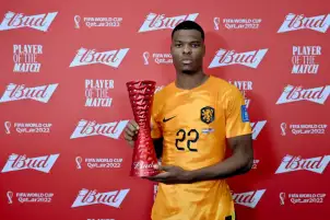 كأس العالم.. دومفريس رجل مباراة هولندا وأمريكا