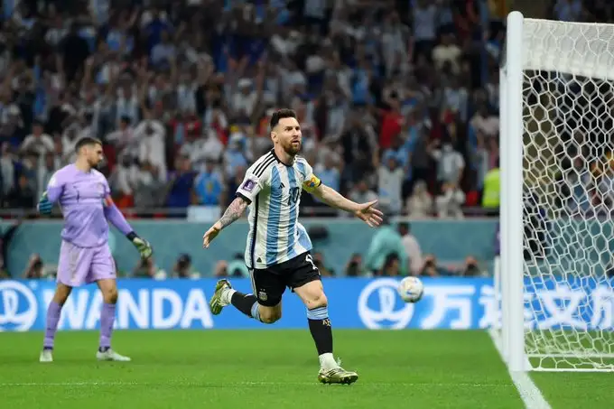 كأس العالم| في ليلة المباراة الـ1000.. ميسي يقود الأرجنتين لمواجهة هولندا في ربع النهائي
